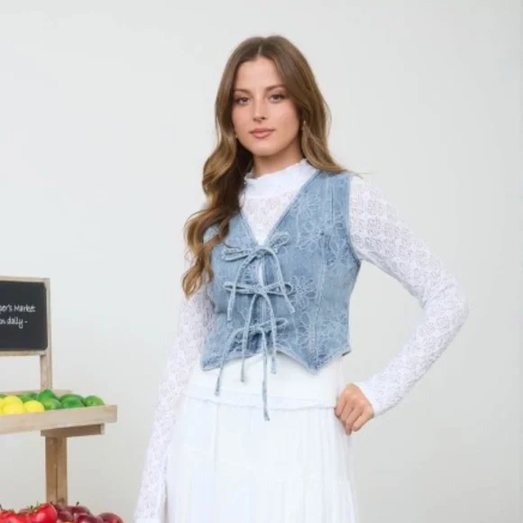 A287. Light Blue Lace-Up Floral Pattern Denim Vest - Picture 7 of 7